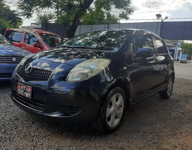 Toyota Vitz 2005 - foto 2