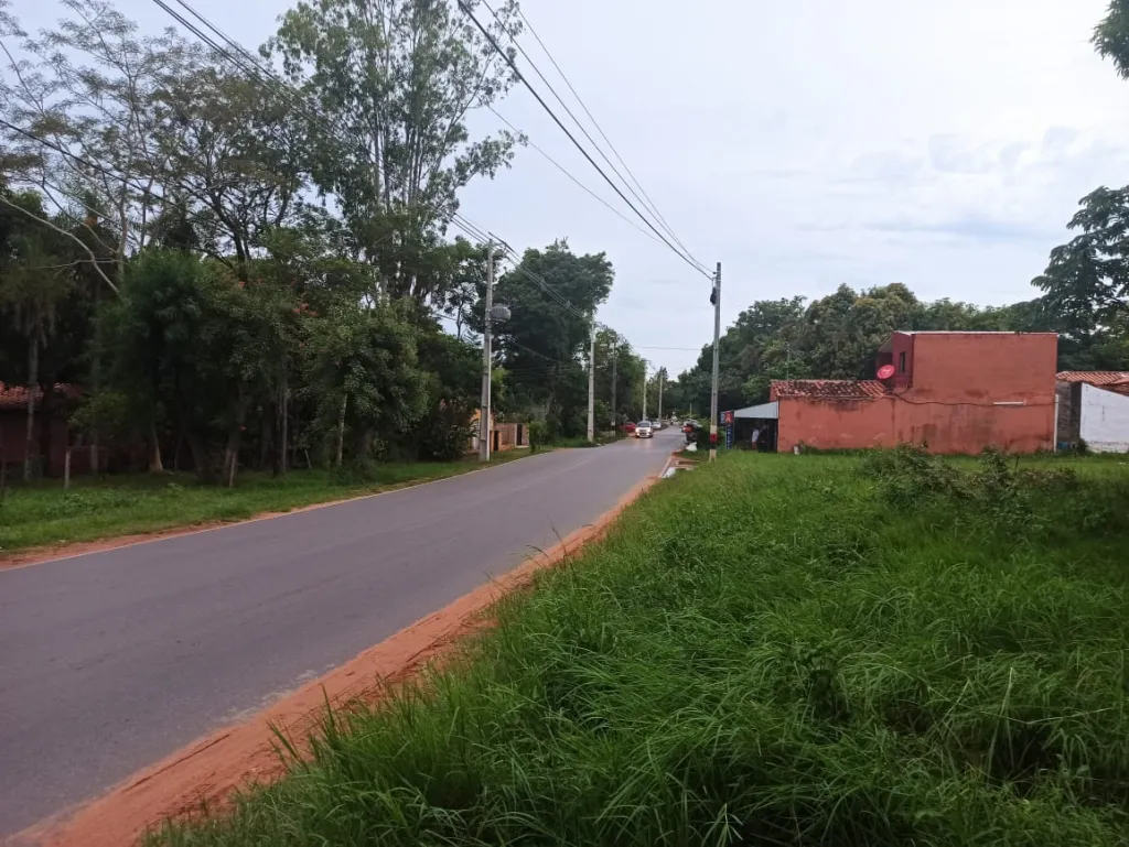 VENDO AMPLIO TERRENO EN EL CENTRO DE AREGUA!!! — foto 3