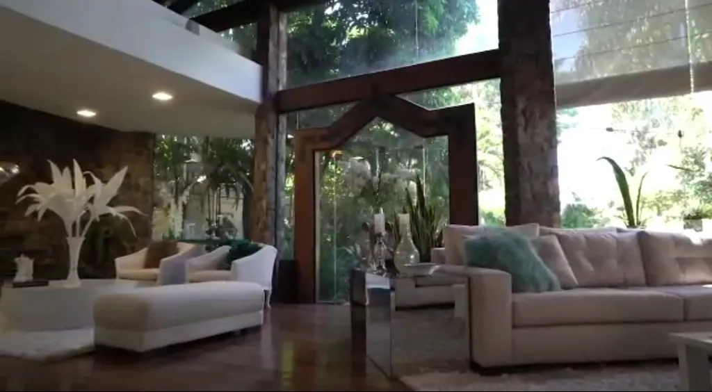 BO MCAL. ESTIGARRIBIA: 1.400 M2, INIGUALABLE MANSIÓN, 4 SUITES, JARDÍN, PISCINA, 5.000 USD — foto 3