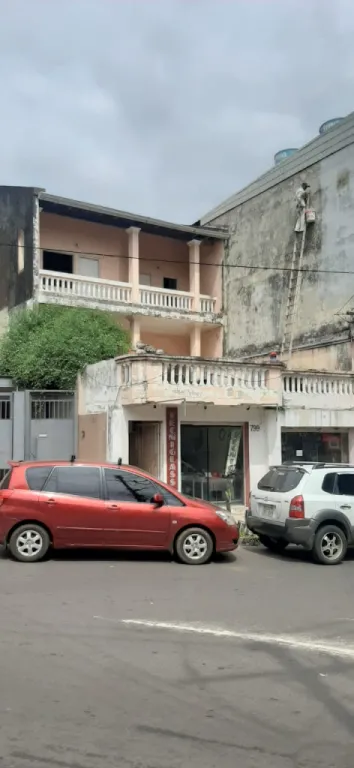 VENDO AMPLIA CASA A REFACCIONAR O DEMOLER — foto 3