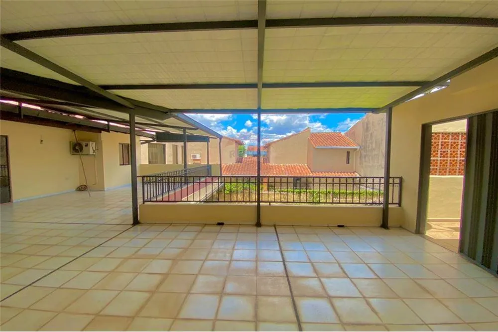 VENDO HERMOSA RESIDENCIA EN ASUNCION 260,000 USD — foto 3