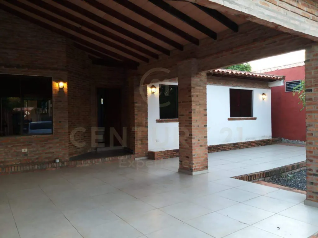 VENDO CASA EN LUQUE ZONA RAKIURA — foto 3