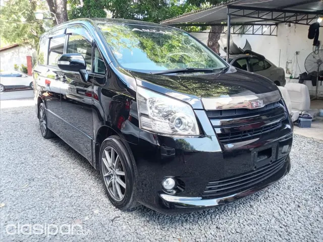 Toyota Noah 2007 - foto 2