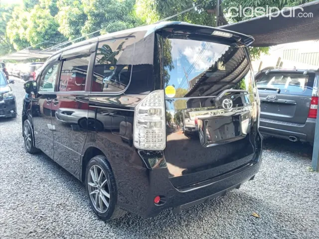 Toyota Noah 2007 — foto 7