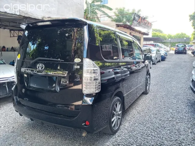 Toyota Noah 2007 - foto 8