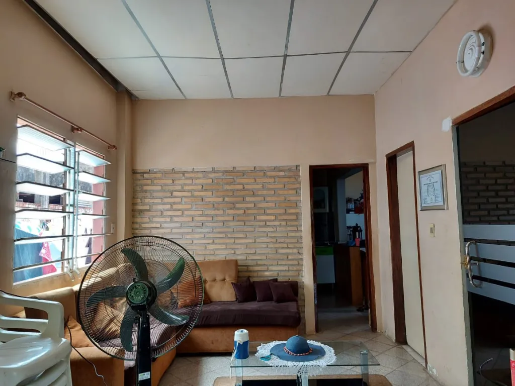 VENDO Casa Ubicación privilegiada, cerca de la Terminal — foto 3