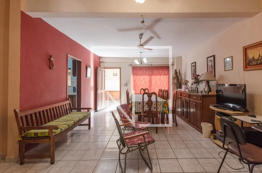CASA DE 4 DORMITORIOS EN FERNANDO DE LA MORA — foto 3