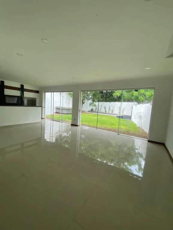 ALQUILO HERMOSA RESIDENCIA BARRIO MANORA — foto 2