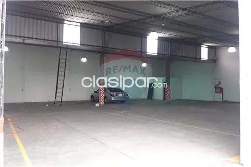 IMPONENTE DEPOSITO EN MADAME LYNCH — foto 3
