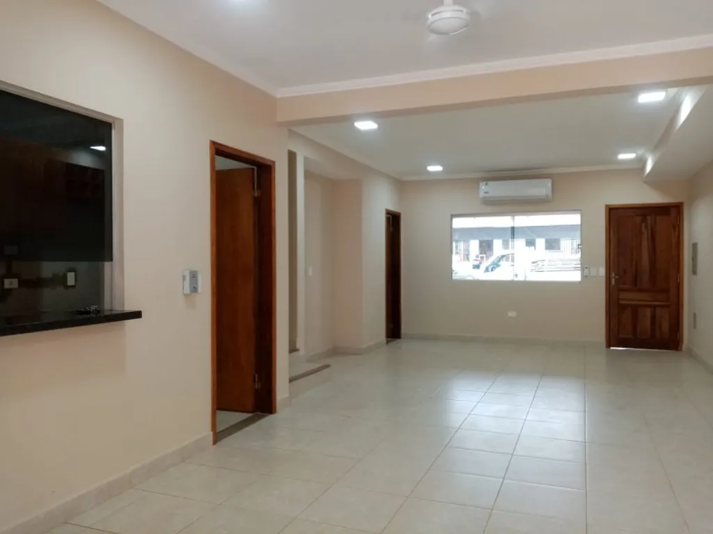 DUPLEX CON OLOR A NUEVO EN SAN LORENZO — foto 2