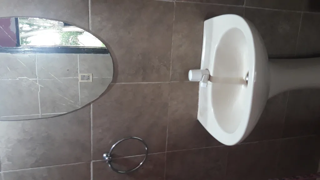 Vendo casa en Ypane a metros de acceso sur — foto 2
