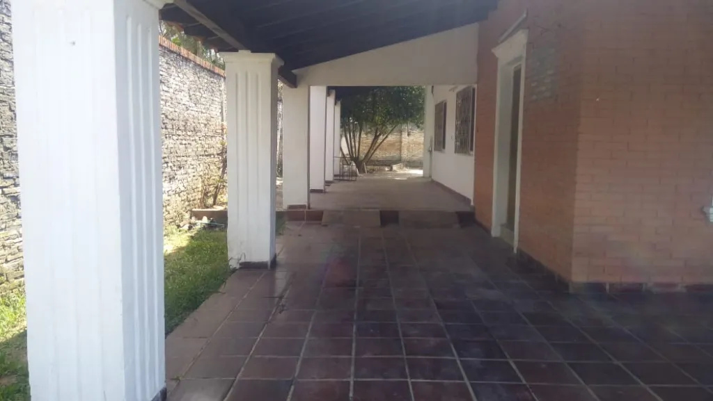 CASA AMPLIA ZONA COLEGIO SEK Y YATCH LAMBARÉ — foto 2