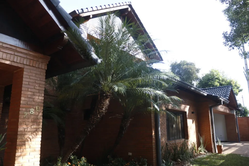 Residencia amoblada con piscina en barrio herrer — foto 2
