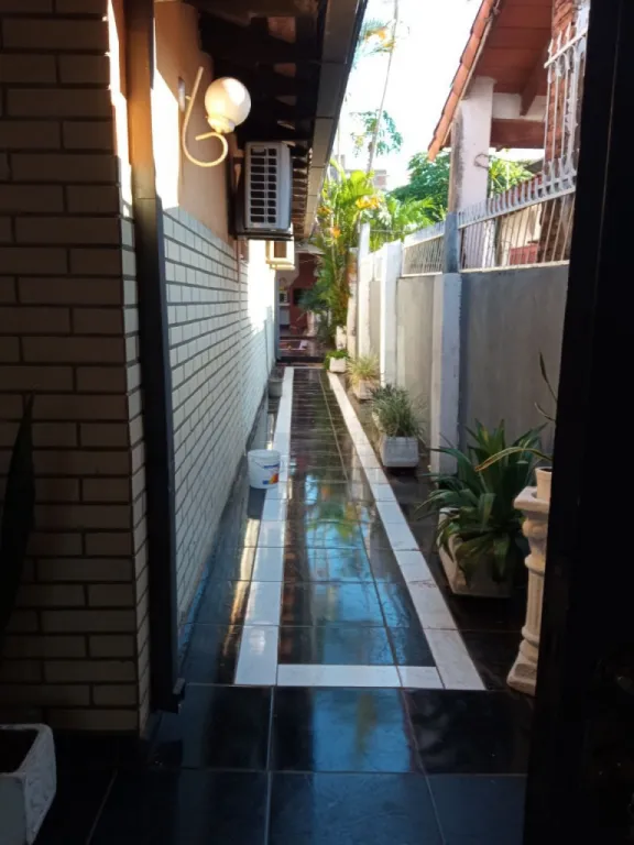 Vendo HERMOSA CASA ZONA CENTRO — foto 3