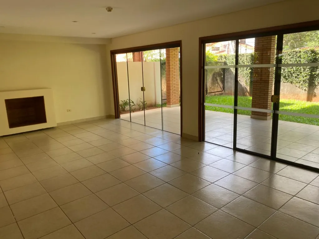 Alquilo hermosa Casa en Asunción en Condominio — foto 3