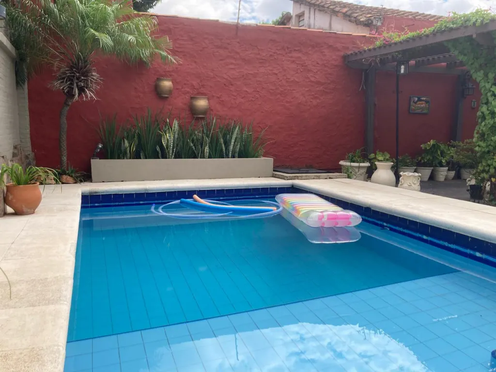 VENDO CASA CON PISCINA EN FERNANDO DE LA MORA — foto 2