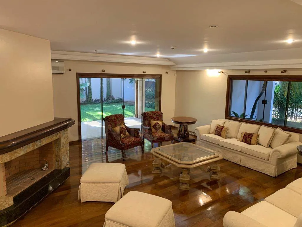LUJOSA RESIDENCIA SOBRE BERNARDINO CABALLERO — foto 3