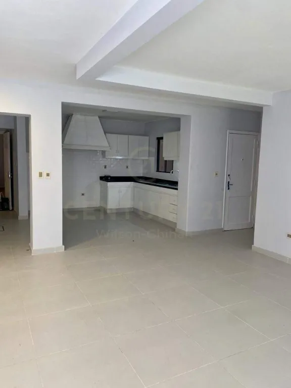 Casa remodelada de 2 plantas en zona céntrica con amplio patio y quincho en Asunción. — foto 2