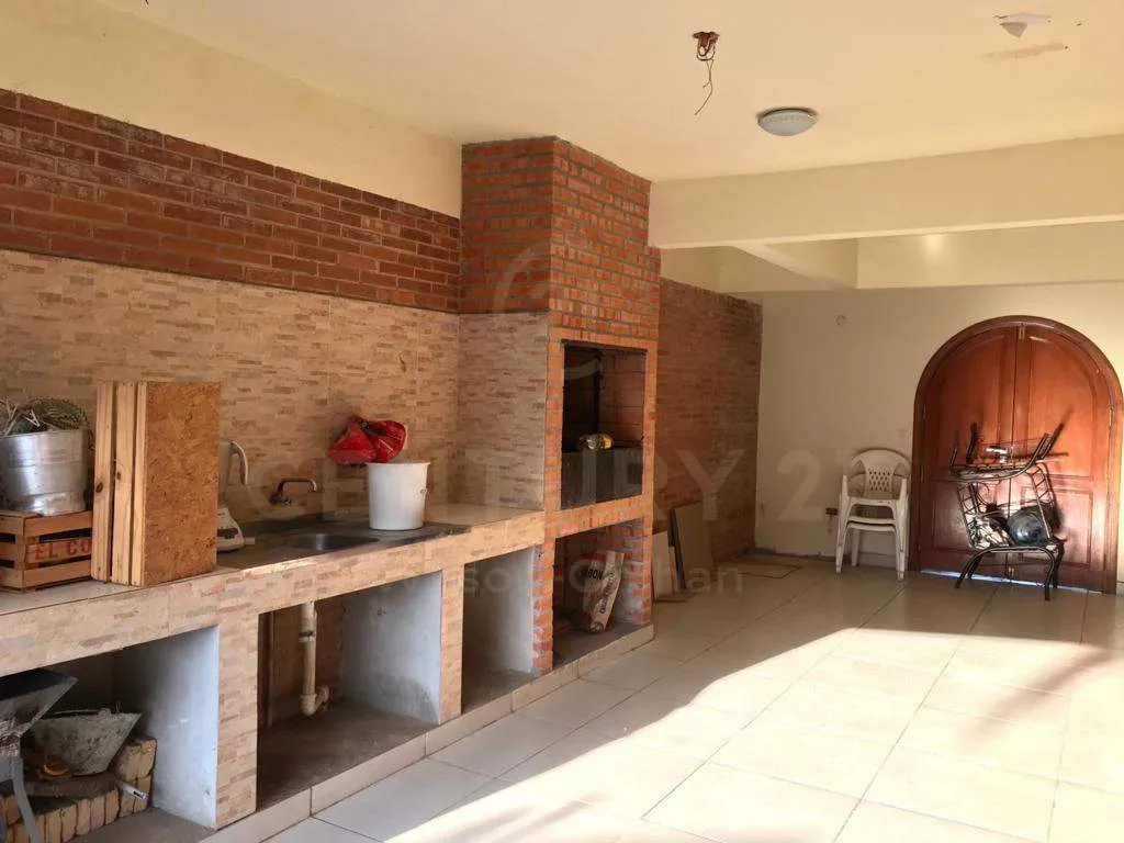 RESIDENCIA A TERMINAR EN BARRIO MBURUCUYA — foto 2