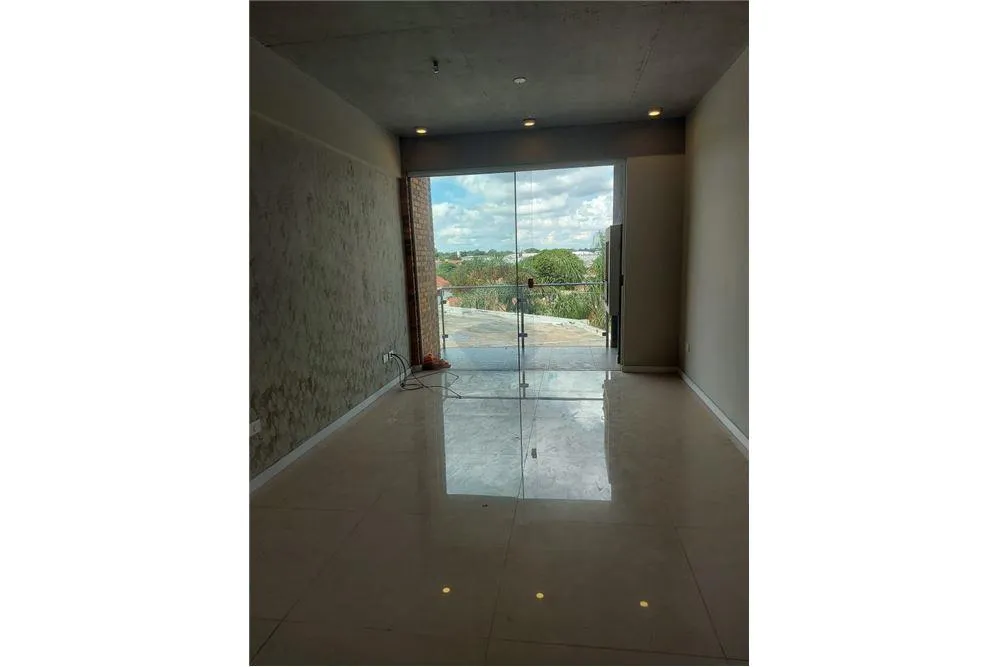 Departamento de 3 Dormitorios en Venta - San Vicente, Asunción — foto 3