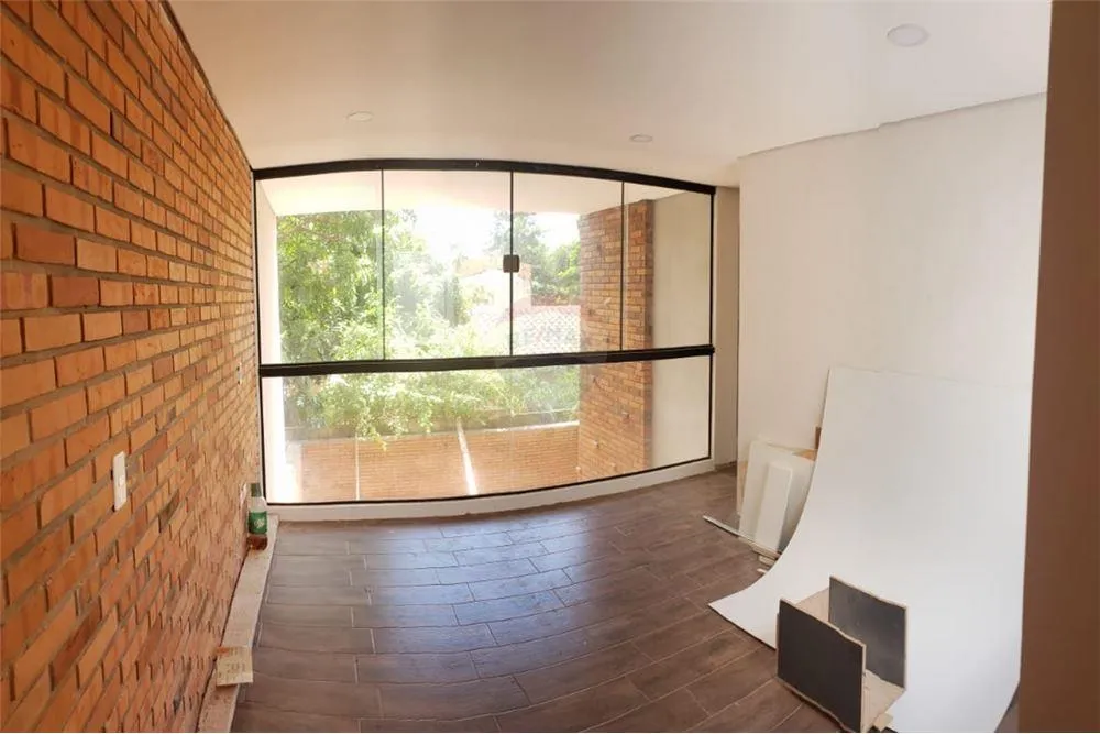 VENDO DUPLEX DE 3 DORMITORIOS EN LUQUE JARDIN DE ORO — foto 2