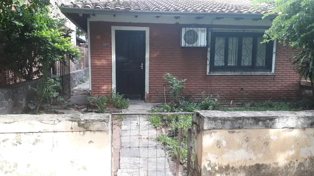 VENDO CASA EN SAJONIA - A UNA CUADRA DE COLÓN — foto 3