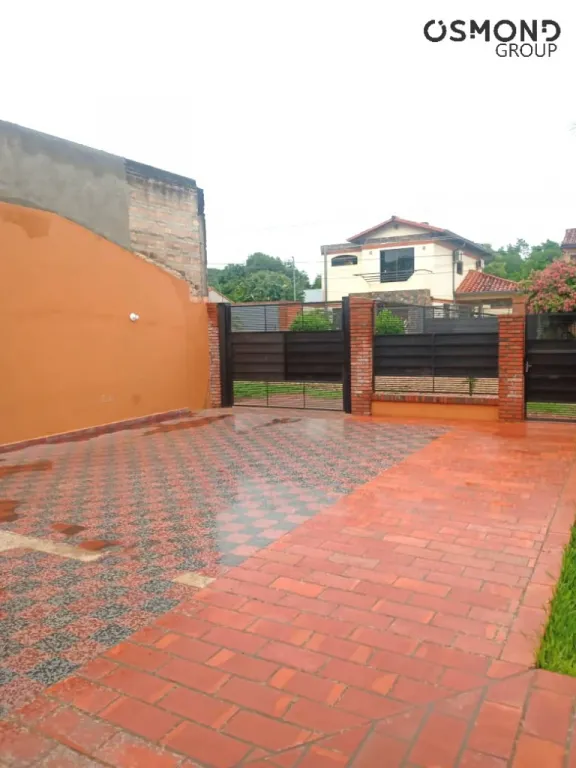 RESIDENCIA EN LA CIUDAD DE LUQUE!!! Barrio Laurelty. — foto 2