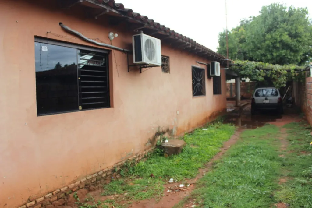 Vendo casa en céntrica zona de Capiatá — foto 2