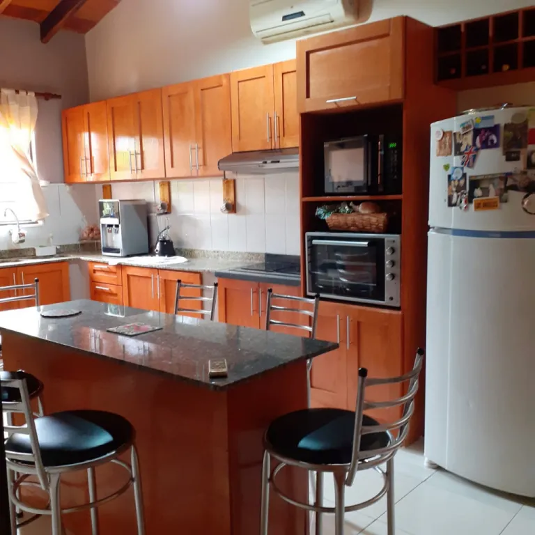 VENDO HERMOSA CASA EN B. KENNEDY-LAMBARE - — foto 2