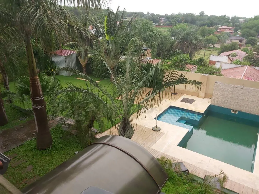 Imponente residencia de 840m2 en Lambaré — foto 2
