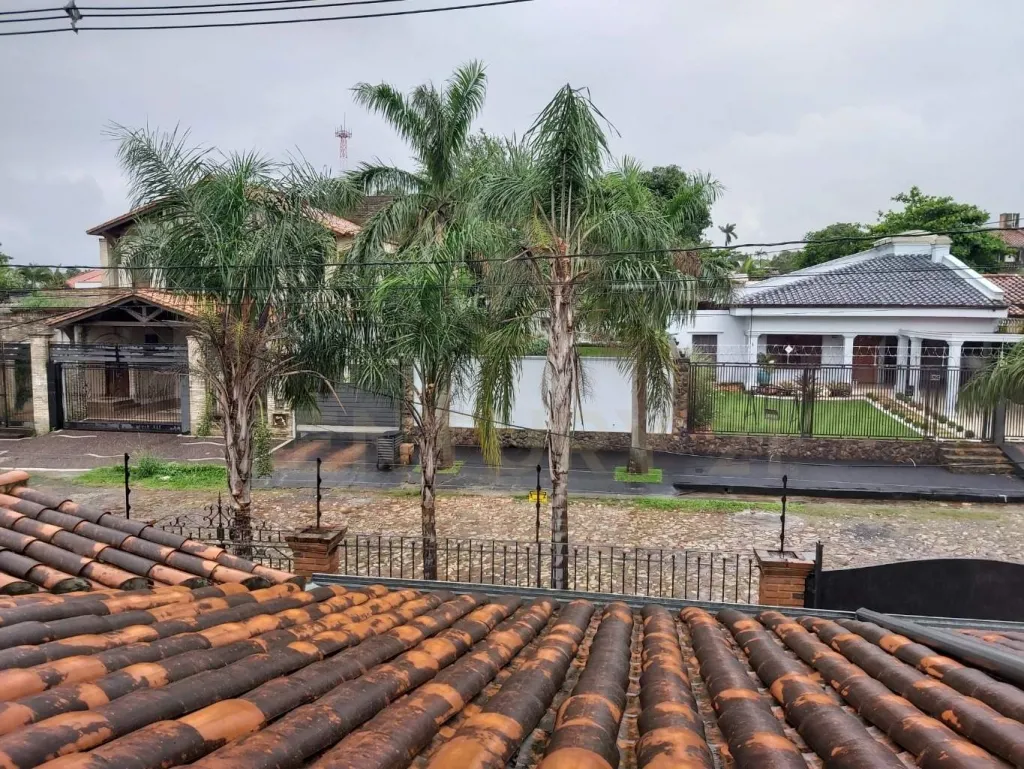 Imponente residencia de 840m2 en Lambaré — foto 3