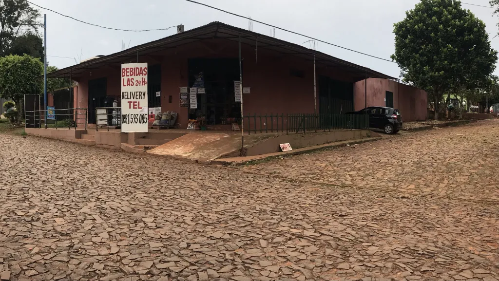 Oferta. Vendo un local cerca del palacio de justicia. — foto 2
