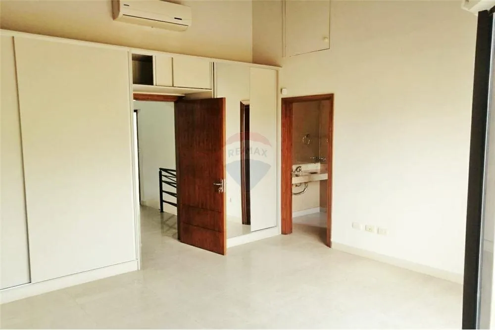 Vendo hermoso duplex zona Pinedo 930,000,000 ₲ — foto 3