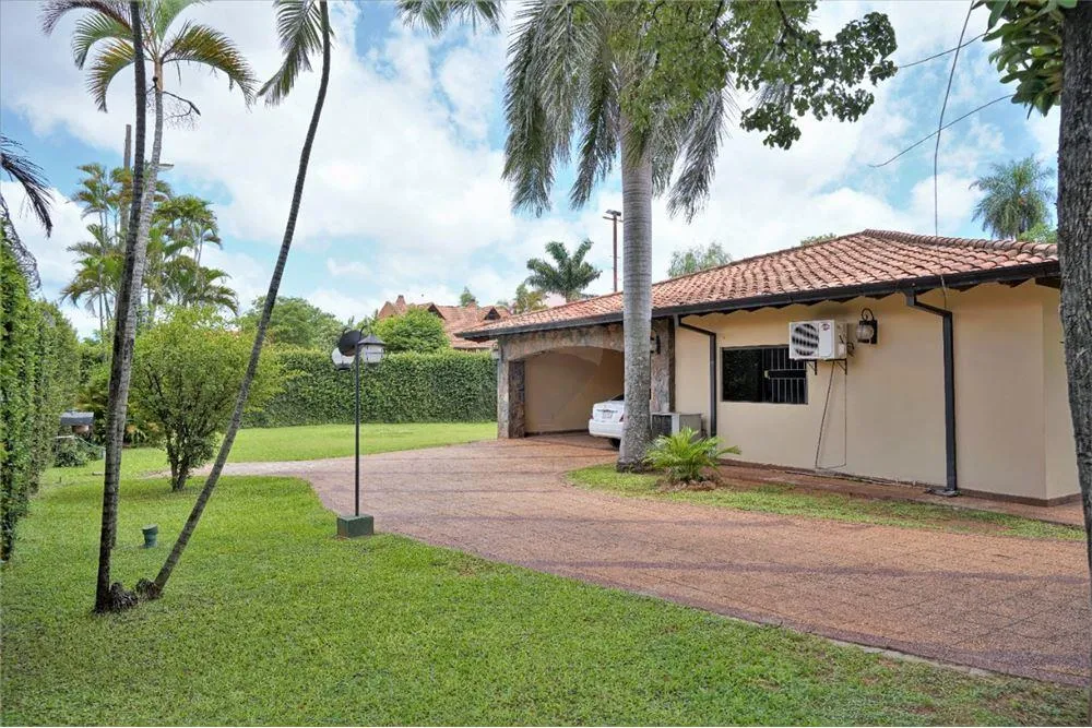 HERMOSA Y AMPLIA RESIDENCIA EN MBURUKUYA 1,200,000 USD — foto 3