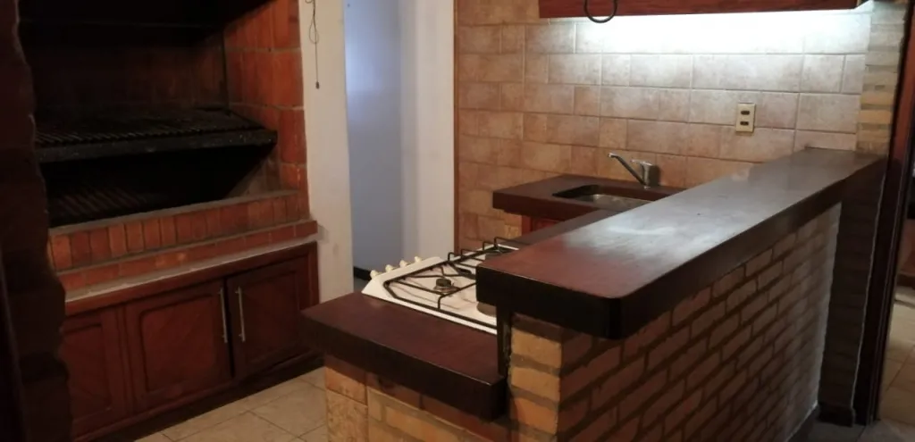 VENDO CASA. FERNANDO DE LA MORA. ZONA NORTE. — foto 3