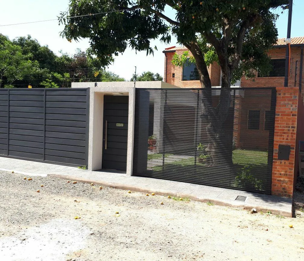 VENDO HERMOSA CASA DE LUJO EN MARIANO ROQUE ALONSO — foto 2