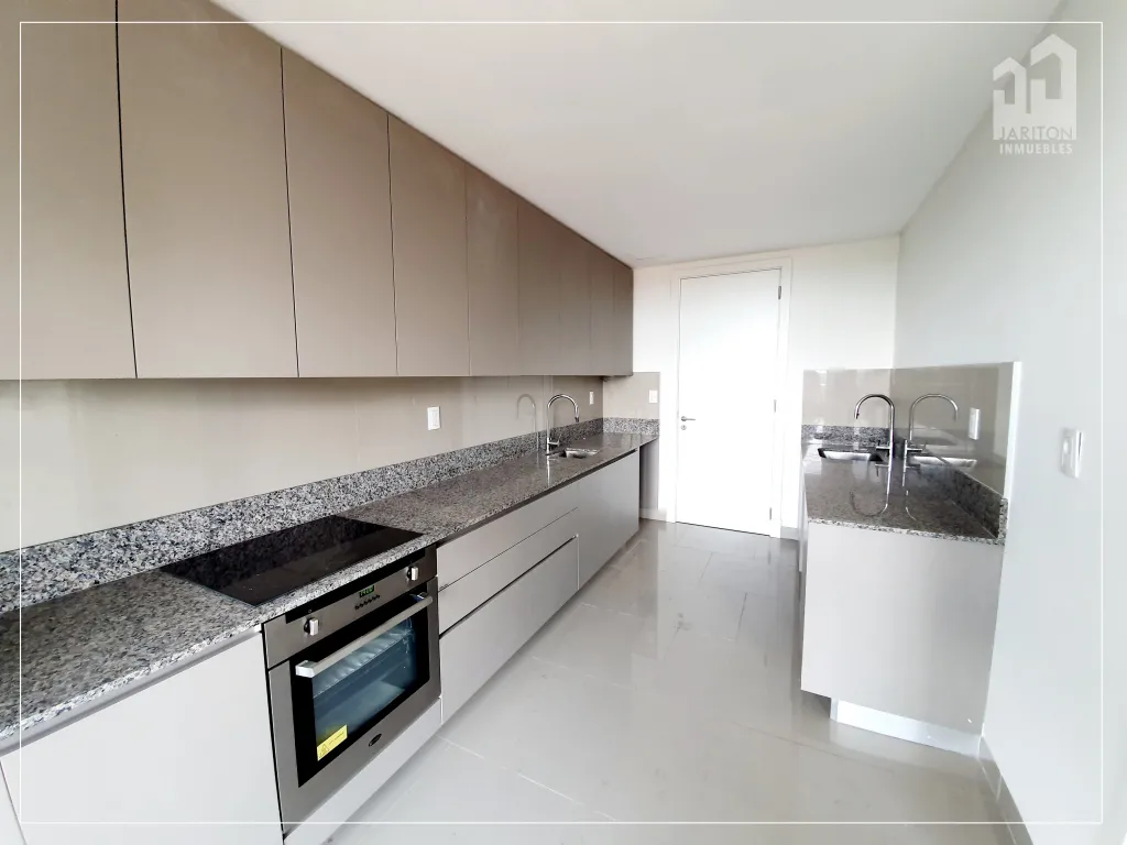 ALQUILER DE DEPARTAMENTO EN EL EDIFICIO PALACIO DE LOS PATOS — foto 2
