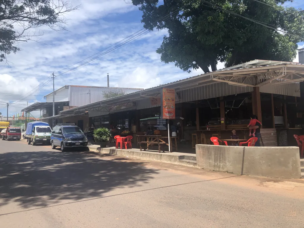 HERMOSA CASA EN EL CENTRO DE ÑEMBY — foto 2