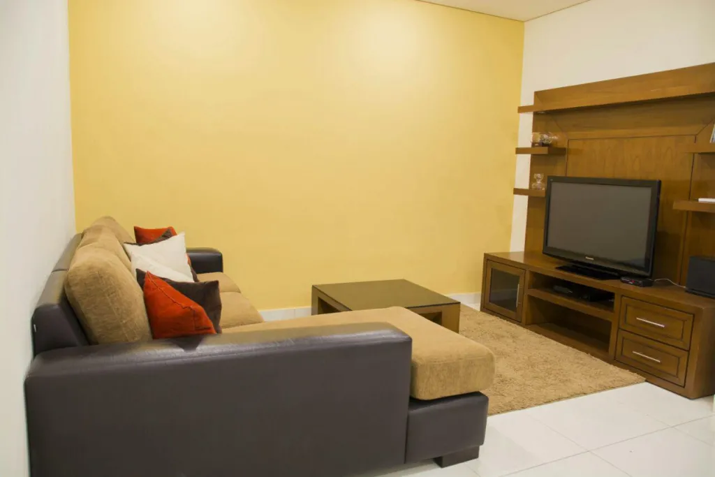 VENDO AMPLIO DÚPLEX EN LAMBARÉ COSTADO DEL PASEO CERRO ALTO — foto 3