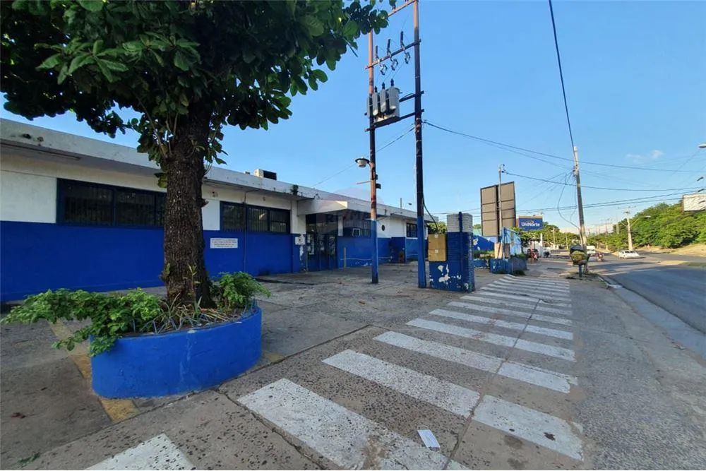 EN VENTA GRAN TERRENO SOBRE ARTIGAS 690,000 USD — foto 2