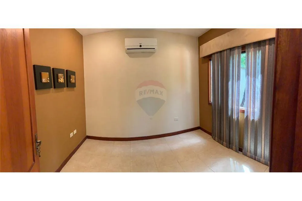 ALQUILO RESIDENCIA SEMI AMOBLADA DE 4 DORMITORIOS EN CARMELITAS — foto 3