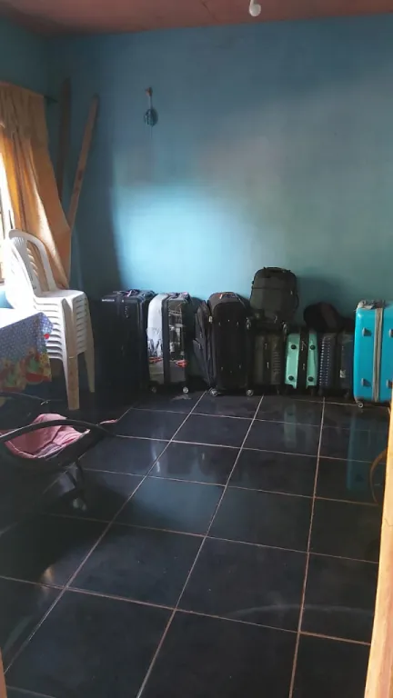 Vendo casa por viaje. Vendo casa con amplio terreno — foto 2