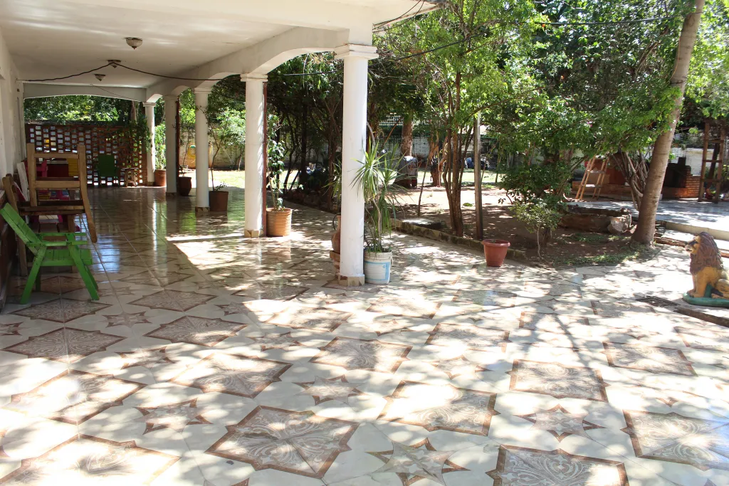 VENDO - REGALO - CASA DE 1260m² EN MRA — foto 3