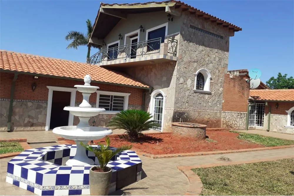 HERMOSA RESIDENCIA EN BARRIO CARMELITAS — foto 2