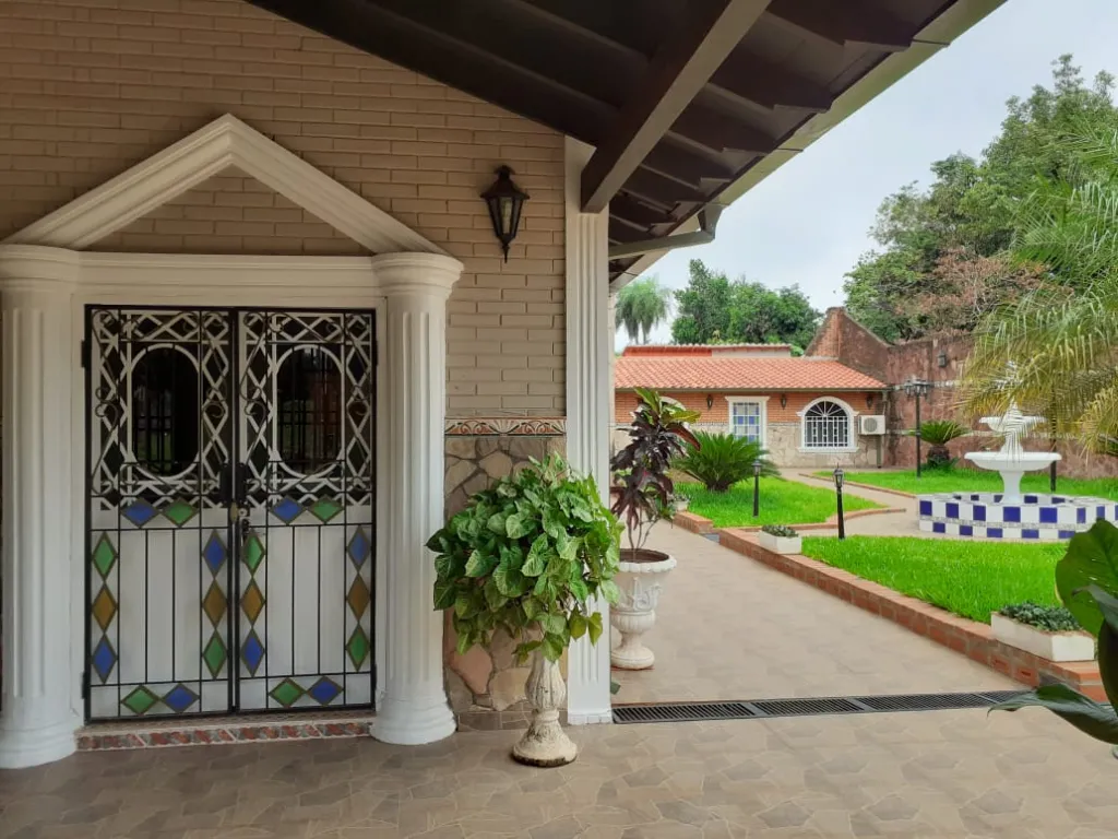 HERMOSA RESIDENCIA EN BARRIO CARMELITAS — foto 3