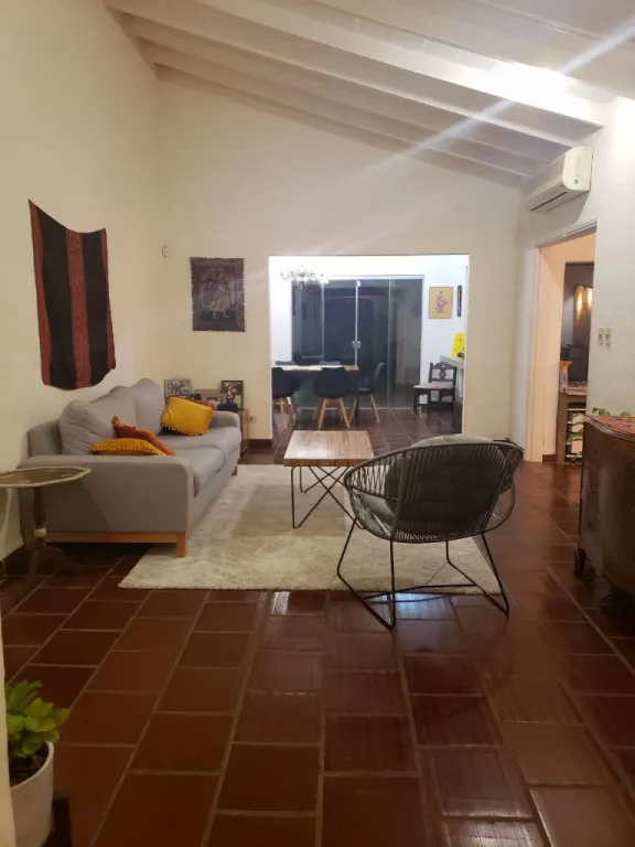 CASA DE 3 DORM EN BARRIO LOS LAURELES — foto 2