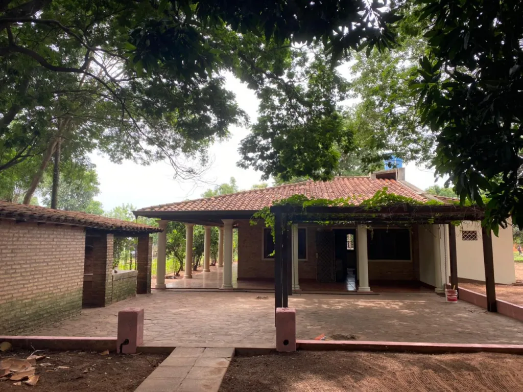 Dos casas listas para habitar, en terreno de 3.150 m2 de calle a calle — foto 2