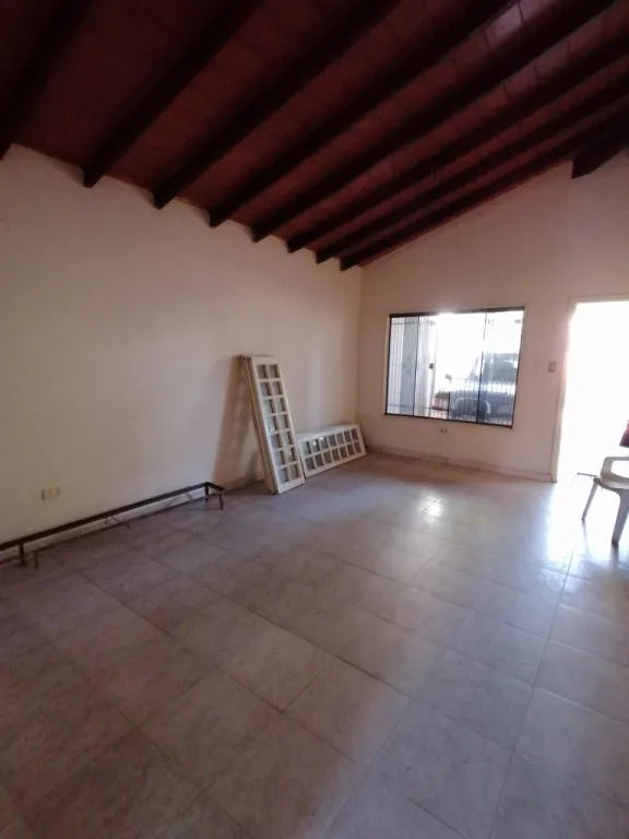 Casa en el centro mismo de Ñemby — foto 3