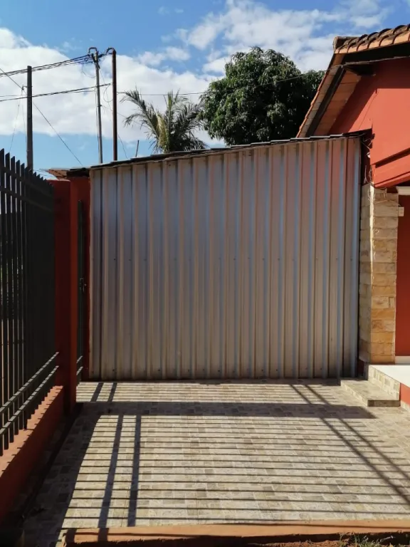 VENDO CASA EN SAN LORENZO. Sobre asfalto. — foto 2