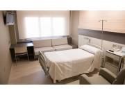 EQUIPAMIENTO HOSPITALARIO CAMA ARTICULABLE,PORTA SUERO,TUBO DE OXIGEN Y MÁS